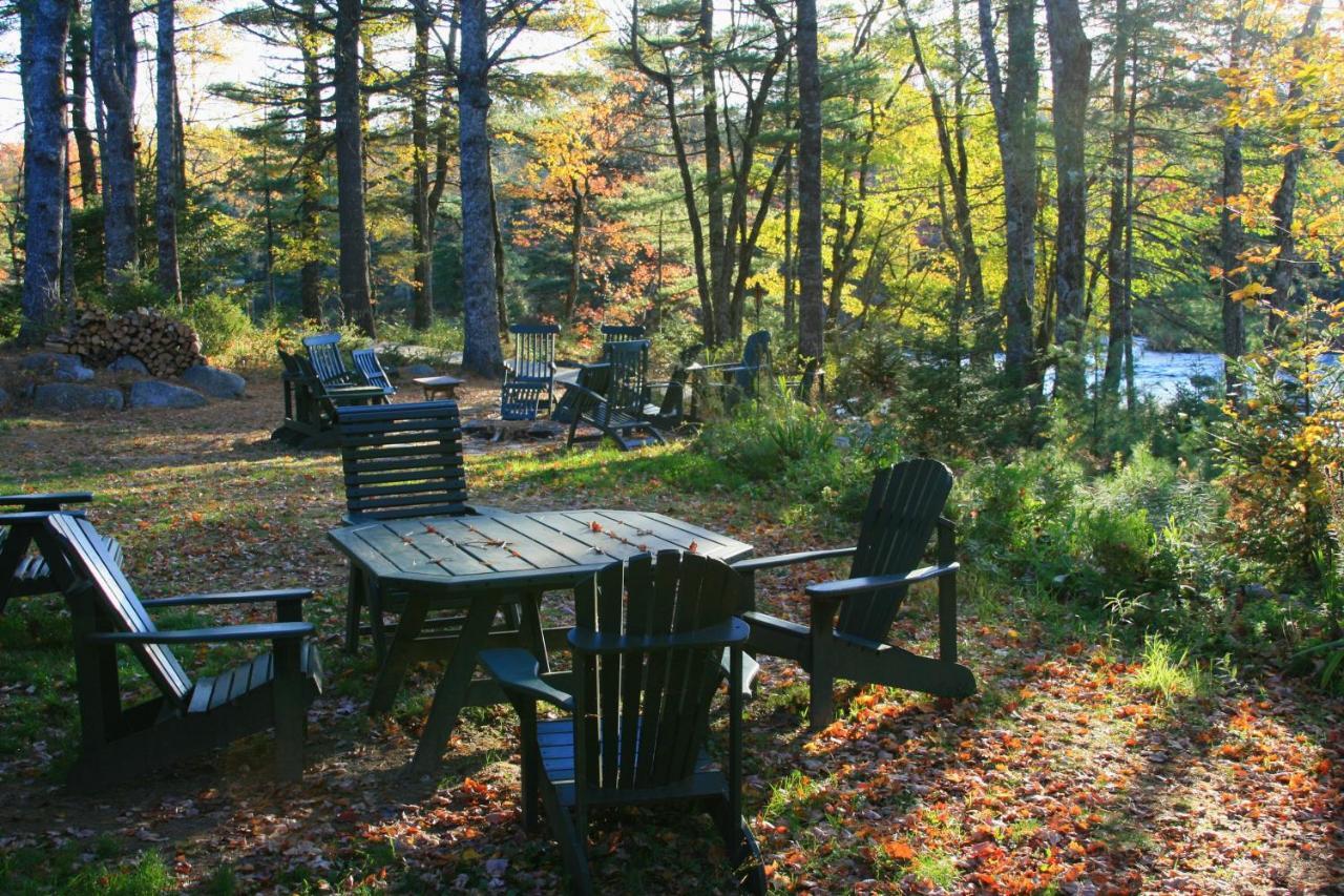 Trout Point Lodge Of Nova Scotia East Kemptville Exterior foto